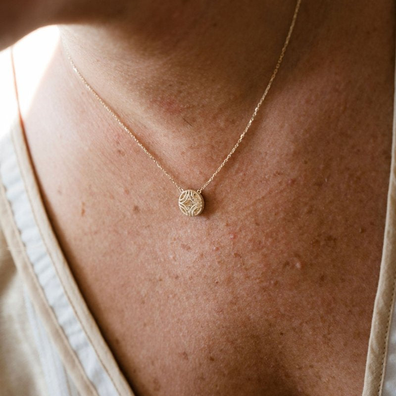 10k Gold Necklace with Stationary Round PendantZPL - Fine LineNECKLACES