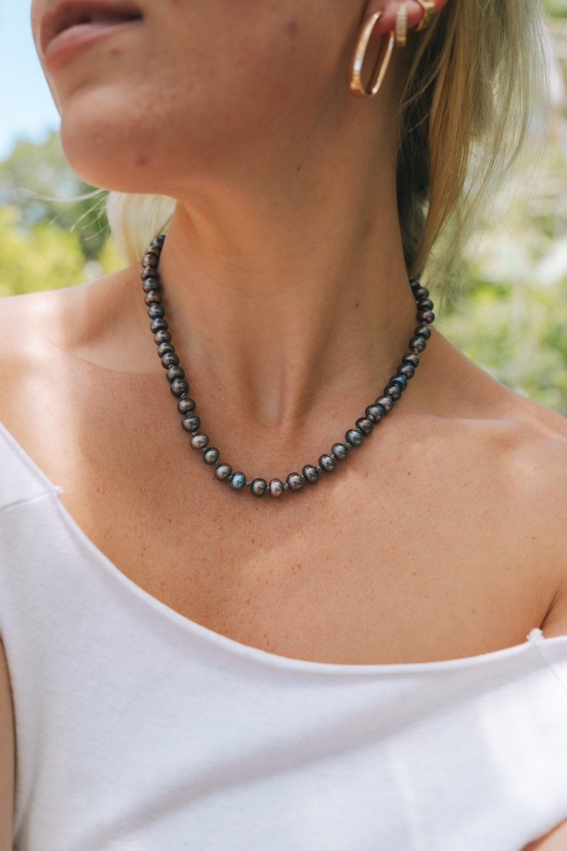 Dark Button Pearl NecklaceZiabirdNecklace